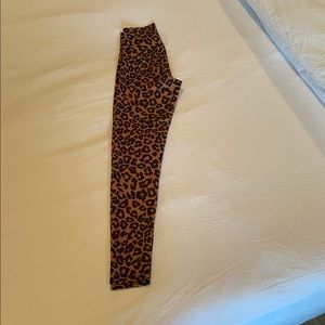 Leopard beach riot sport legging
